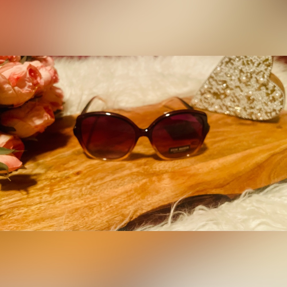 NWT Steve Madden 100% UV Protection Brown and Beige Sunglasses